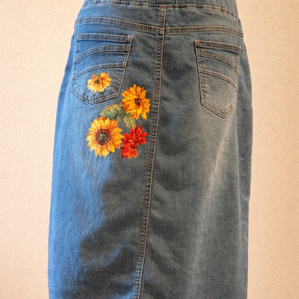 Handmade Floral Denim Skirt – Sunflower Design – Size Larger